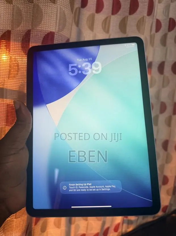 Apple iPad Air (2020) 64 GB Blue · Photo 1
