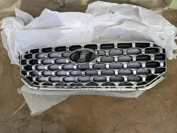 Hyundai Santa Fe 2022-2024 Top Shells/ Grille · Photo 1