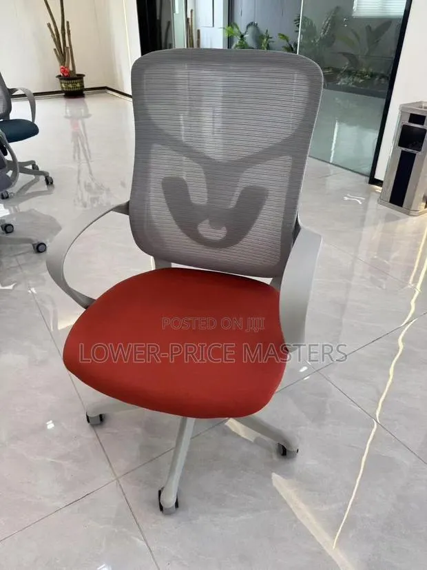Classic Office Chair · Photo 1