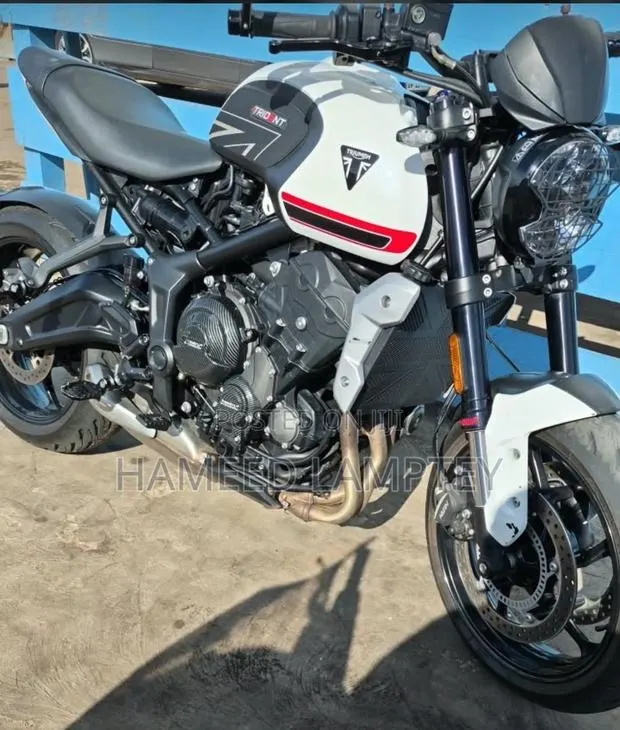 Triumph 2024 White · Photo 1