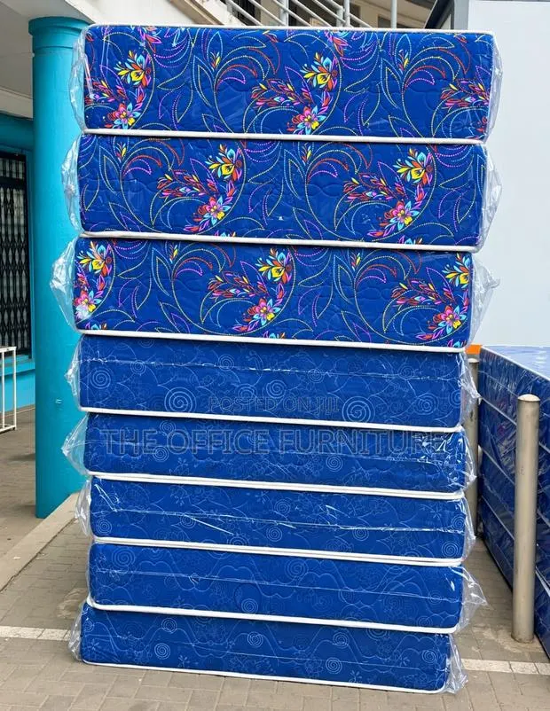 Holy Foam High Density Ranging From 8" to 20" · Photo 1