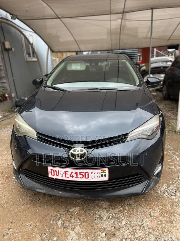 Toyota Corolla 2017 Black · Photo 1