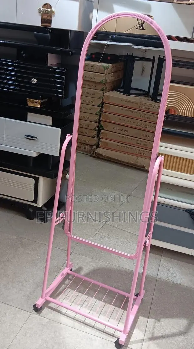Standing Mirror · Photo 1