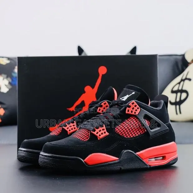 Jordan 4 Retro Red and Black · Photo 1