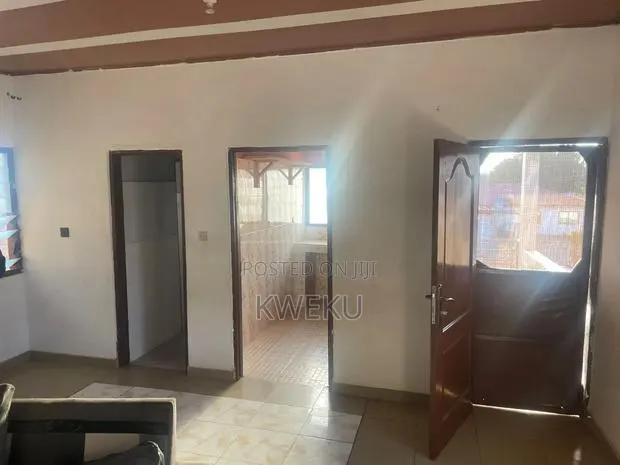 1bdrm Apartment in Estate Agency, Baatsona Total for rent · Photo 1