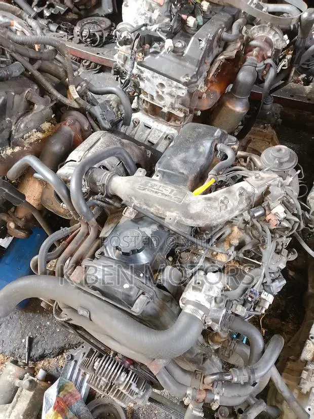 Toyota Hiace 2LT Engine · Photo 1