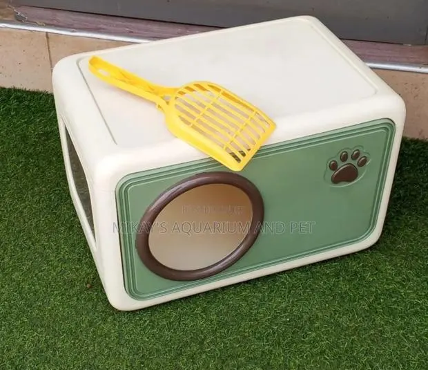 Closed Cat Litter Box · Photo 1