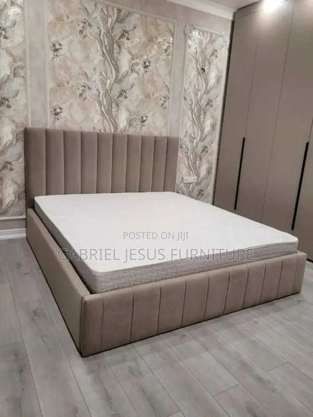Queen Size Bed With Mattress · Photo 1