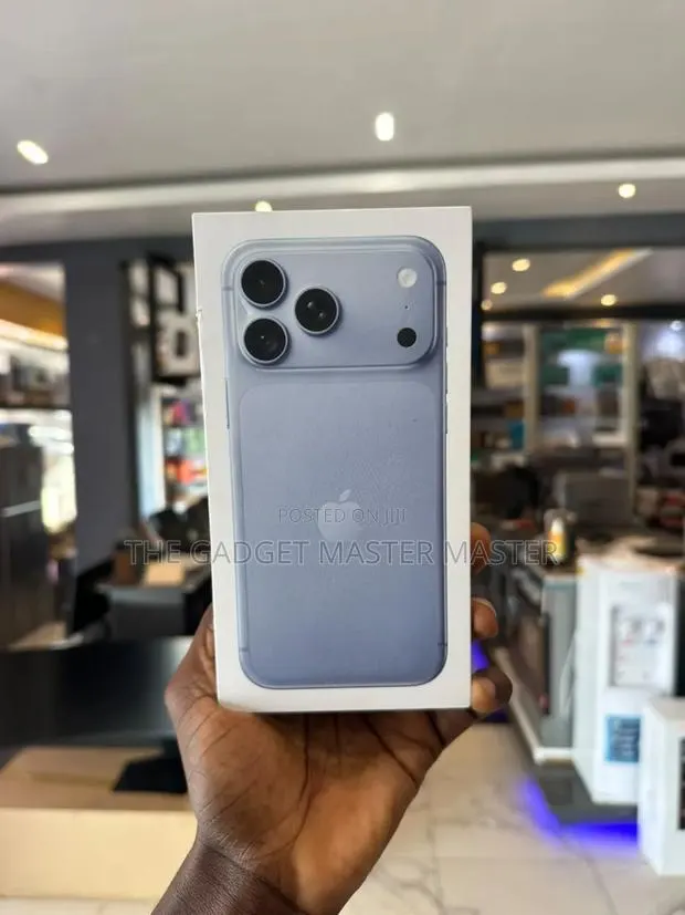 New Apple iPhone 18 Pro Max 256 GB Blue · Photo 1