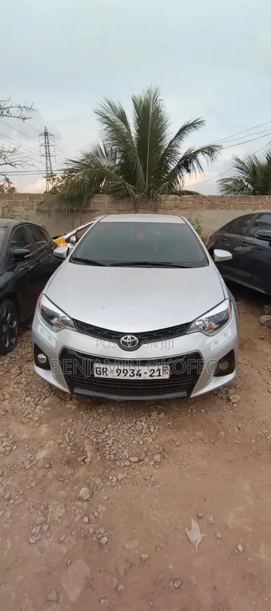 Toyota Corolla LE Eco 4dr Sedan (1.8L 4cyl CVT) 2016 Silver · Photo 1