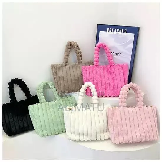 Fluffy Bag · Photo 1