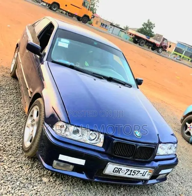 BMW 318i 1998 Blue · Photo 1
