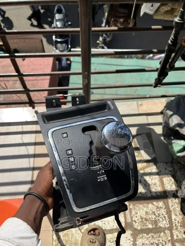 Jeep Patriot 2007 to 2016 Automatic Gear Lever · Photo 1