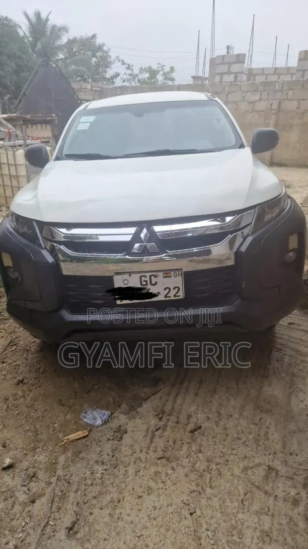 Mitsubishi L200 2021 White · Photo 1
