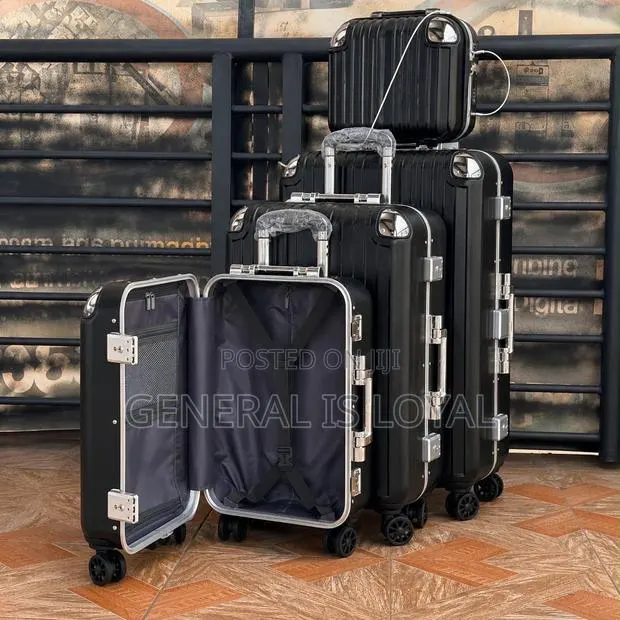 4 Set Solid Traveling Luggage · Photo 1
