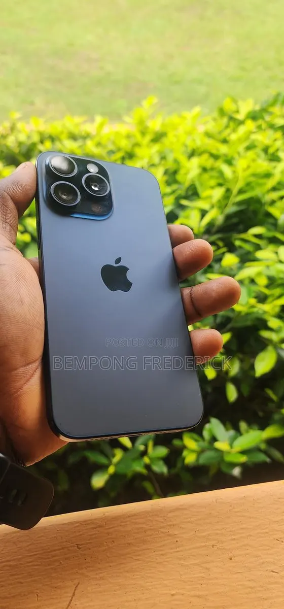 Apple iPhone 15 Pro Max 256 GB Blue · Photo 1