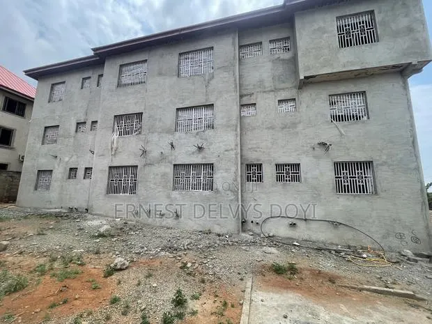 18 Bedrooms Mansion for Sale · Photo 2