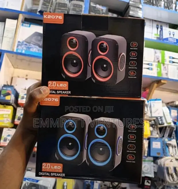 2.0 Computer Speakers · Photo 1
