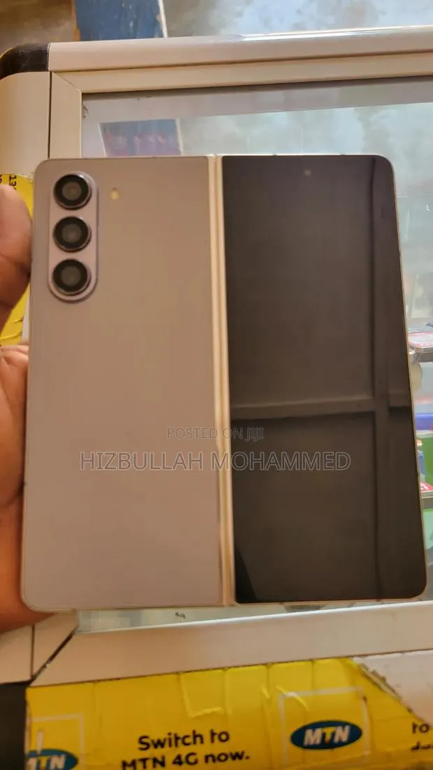 Samsung Galaxy Z Fold 5 512 GB Gray · Photo 1
