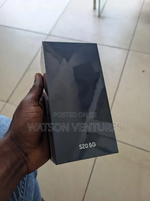 New Samsung Galaxy S20 128 GB Gold · Photo 1