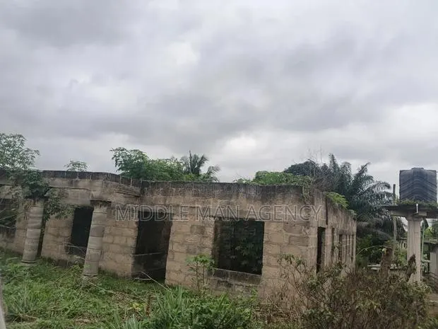 12bdrm House in Ejisu-Juaben Municipal for sale · Photo 1