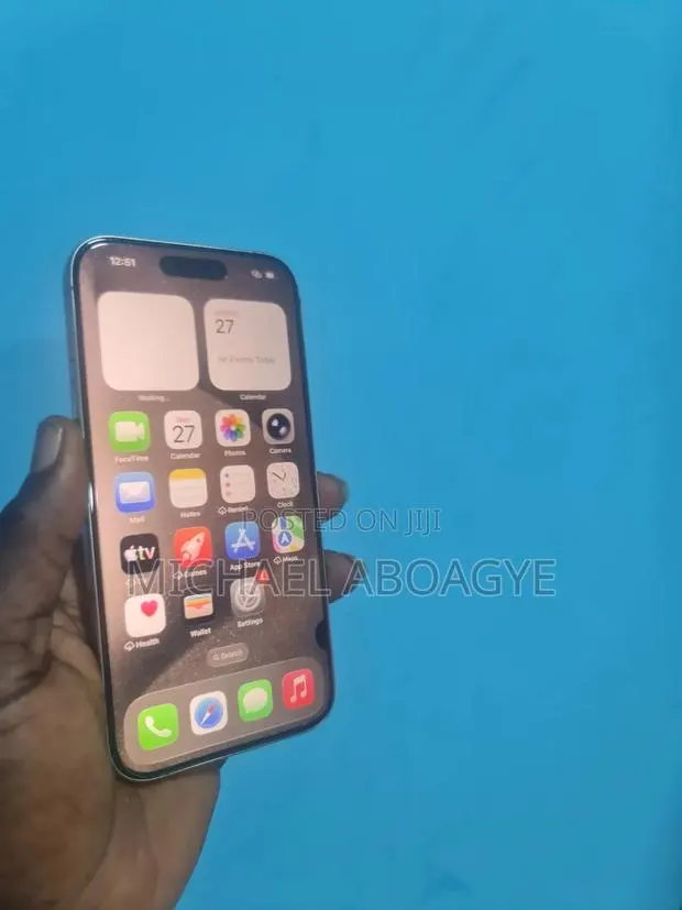 Apple iPhone 15 Pro 256 GB Gray · Photo 1