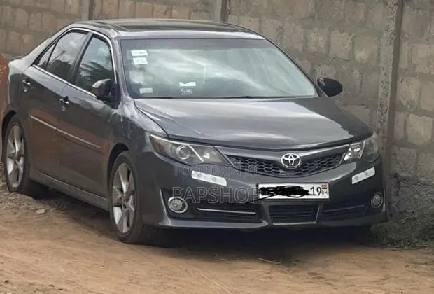 Toyota Camry SE Sport 4dr Sedan (2.5L 4cyl 6A) 2014 Gray · Photo 1