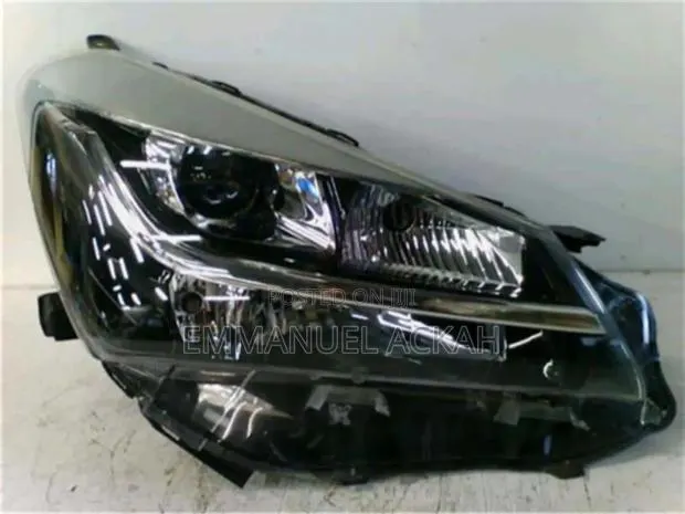 Toyota Vitz 2017 Headlight Pair Available · Photo 1