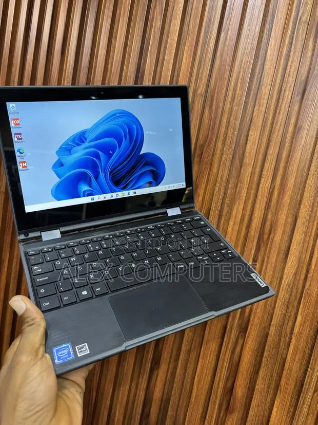 Laptop Lenovo 300e 4GB Intel SSD 128GB · Photo 1