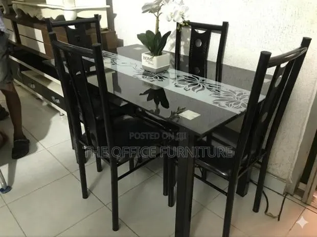 8mm Thick Glass Dining · Photo 2