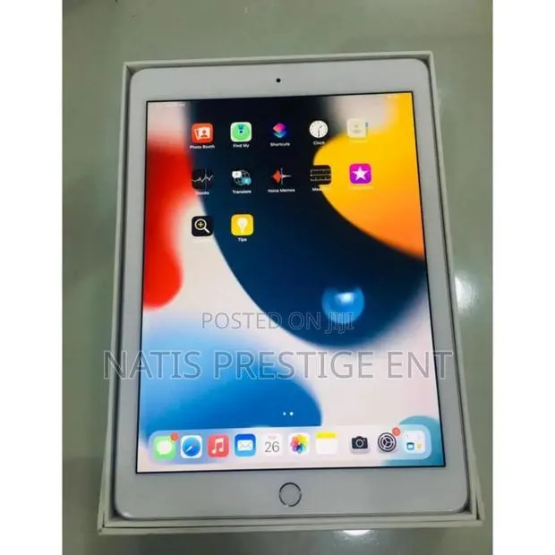 Apple iPad 9.7 128 GB Silver · Photo 1