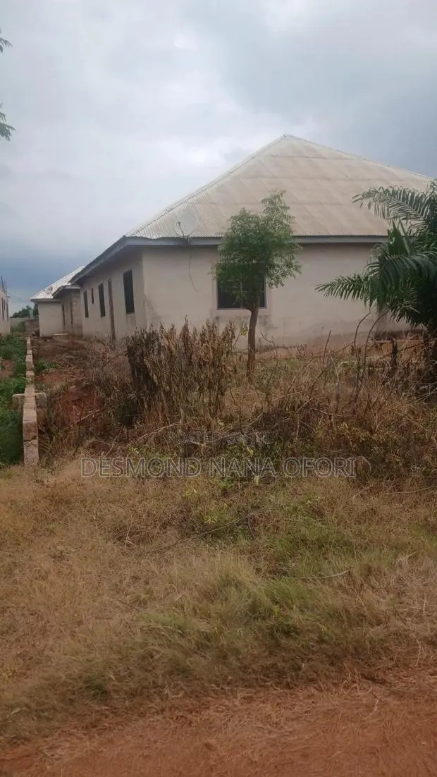 6bdrm House in Mampong Municipal for sale · Photo 1