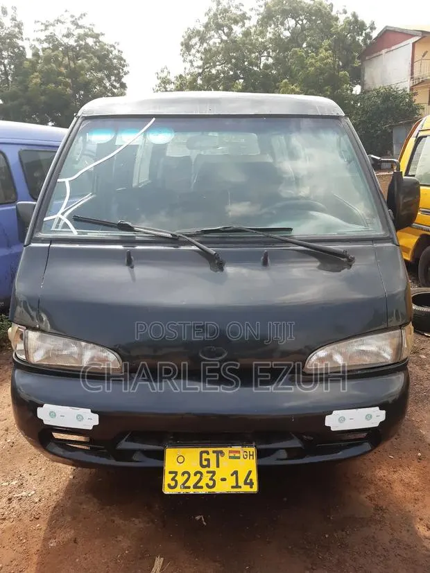 Hyundai H-100 1999 Black · Photo 1