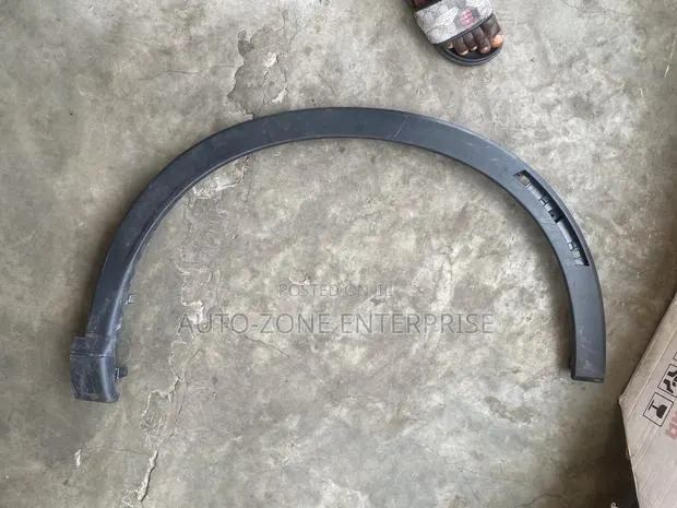 Honda CRV 2023 2024 2025 2026 Fender Moulding · Photo 1