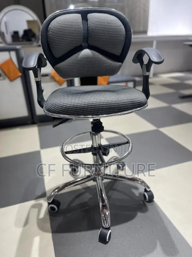 Modern Counter Chair · Photo 1