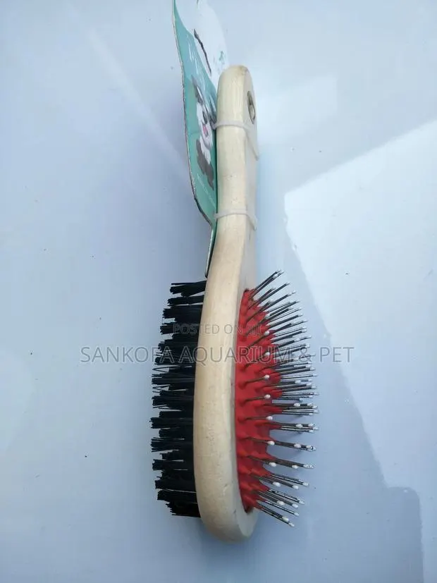 Quality 2 in 1 Dog Brush · Photo 1