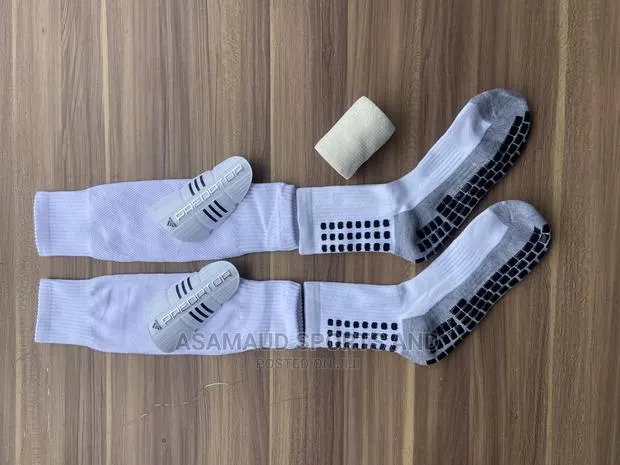 Original Set of Grip Socks, Half Hose , Shin Guard and Tape · Photo 1
