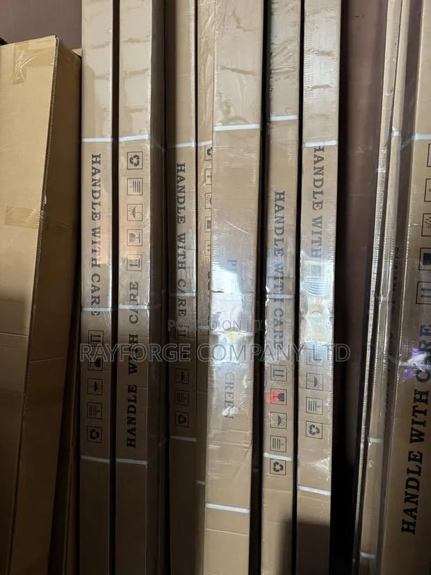 Electric Projection Screen · Photo 1