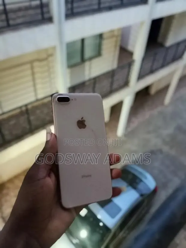 Apple iPhone 8 Plus 256 GB Silver · Photo 1