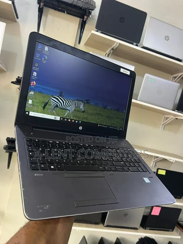 Laptop HP ZBook 15 G3 16GB Intel Core i7 SSD 256GB · Photo 1