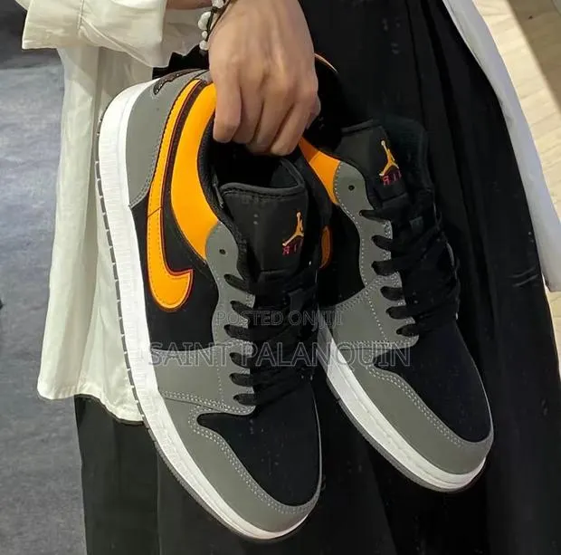 Nike Jordan One Low · Photo 1
