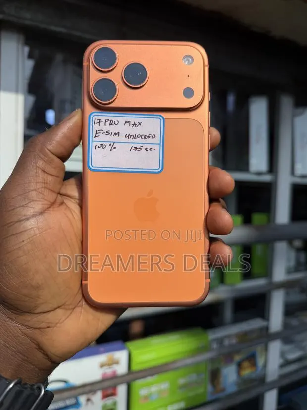 Apple iPhone 17 Pro Max 256 GB Orange · Photo 1