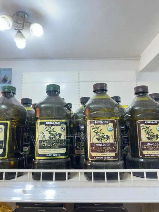 Kirkland Signature Organic Extra Virgin Olive Oil (2L) · Photo 1
