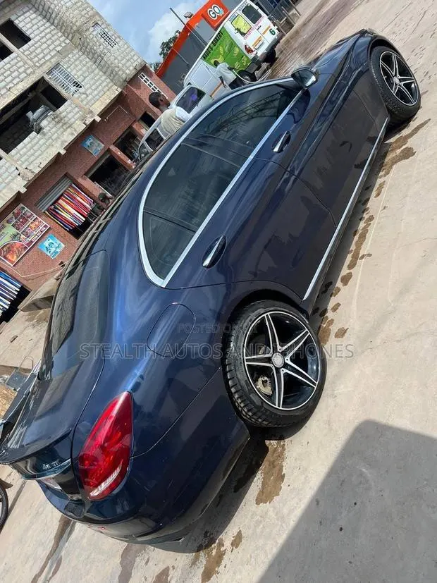 Mercedes-Benz C300 Sport 4Matic Sedan AWD (2.0L 4cyll 7A) 2016 Black · Photo 1