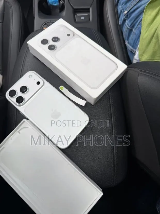 New Apple iPhone 17 Pro Max 512 GB Silver · Photo 1