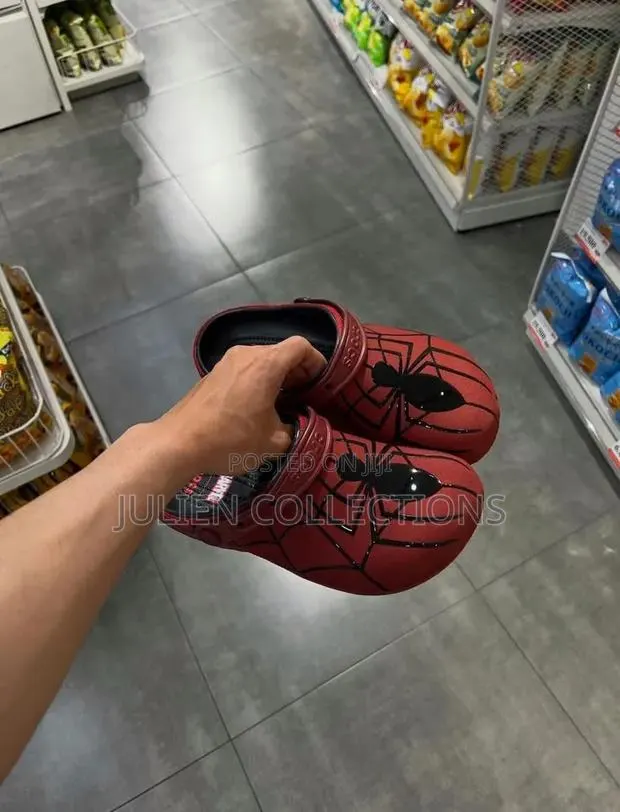 Spider Man Crocs · Photo 1