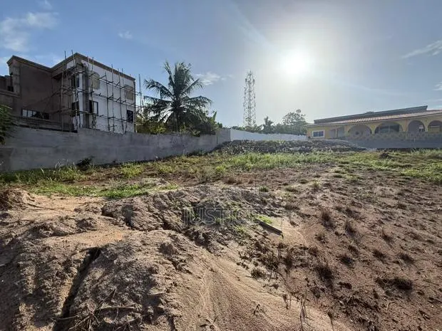 Well Located 100 by 125 Size Land Aburi · Photo 1