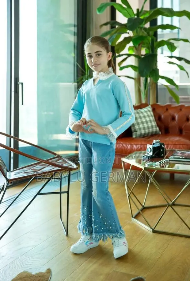 Turkey Imported Jeans And Sweater Set · Photo 1