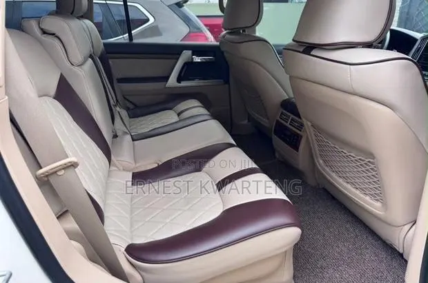 Toyota Land Cruiser 2019 Gray · Photo 1