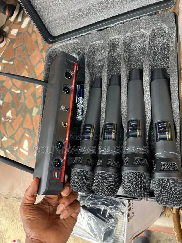 Shura Glxd94 Wireless Microphone · Photo 1